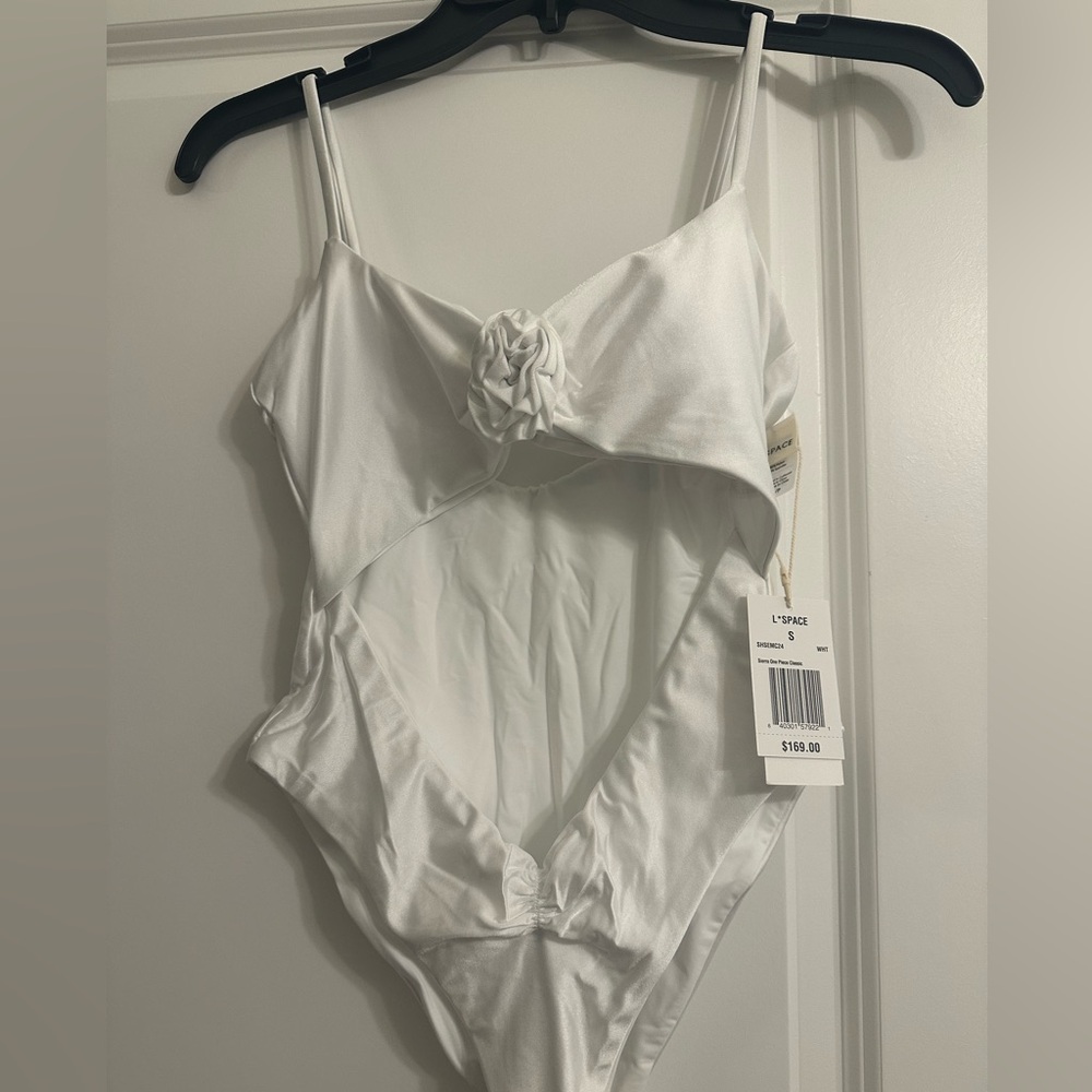 Women's L*Space Swimsuit One-Piece Size White - Picture 3 of 4